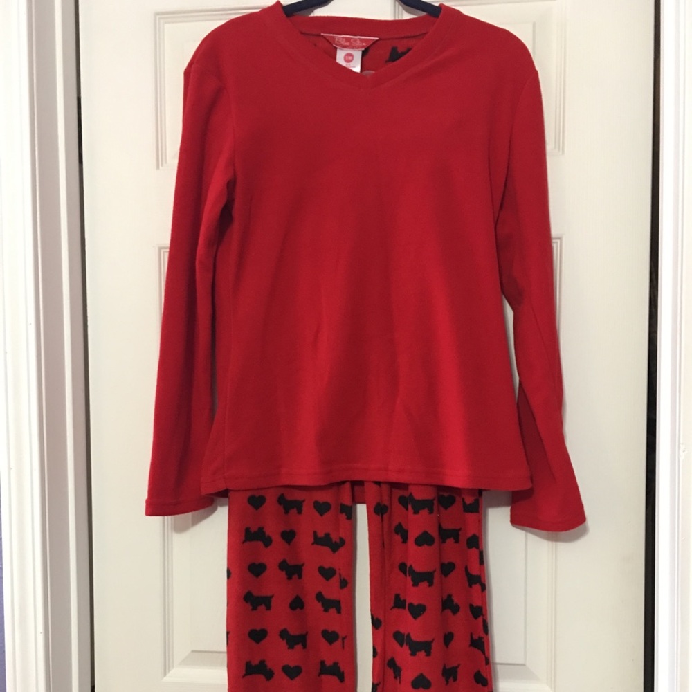 Cute kid’s red fleece outfit with Scottie dogs!
